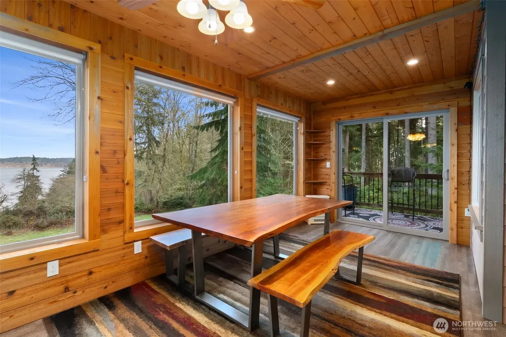 12511 Cole Point Drive Anderson Island WA 98303