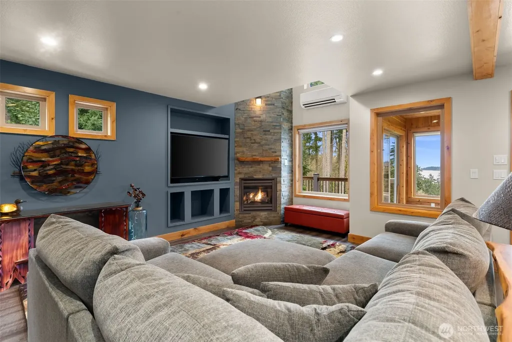 12511 Cole Point Drive Anderson Island WA 98303