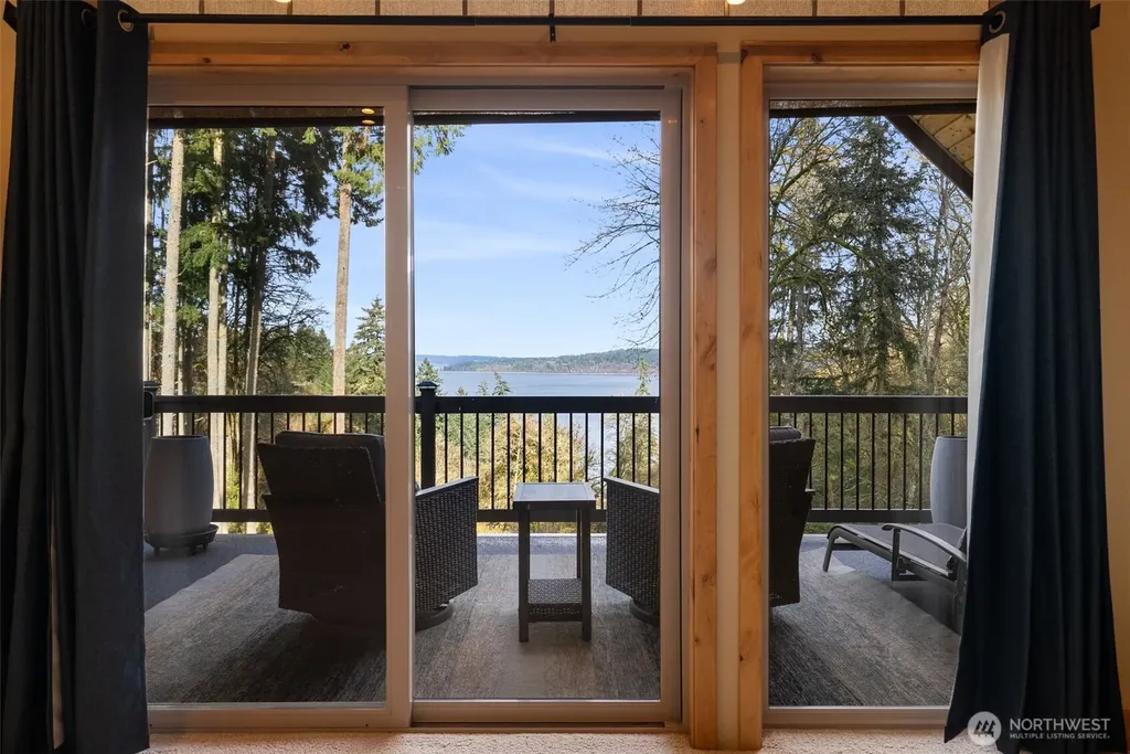 12511 Cole Point Drive Anderson Island WA 98303