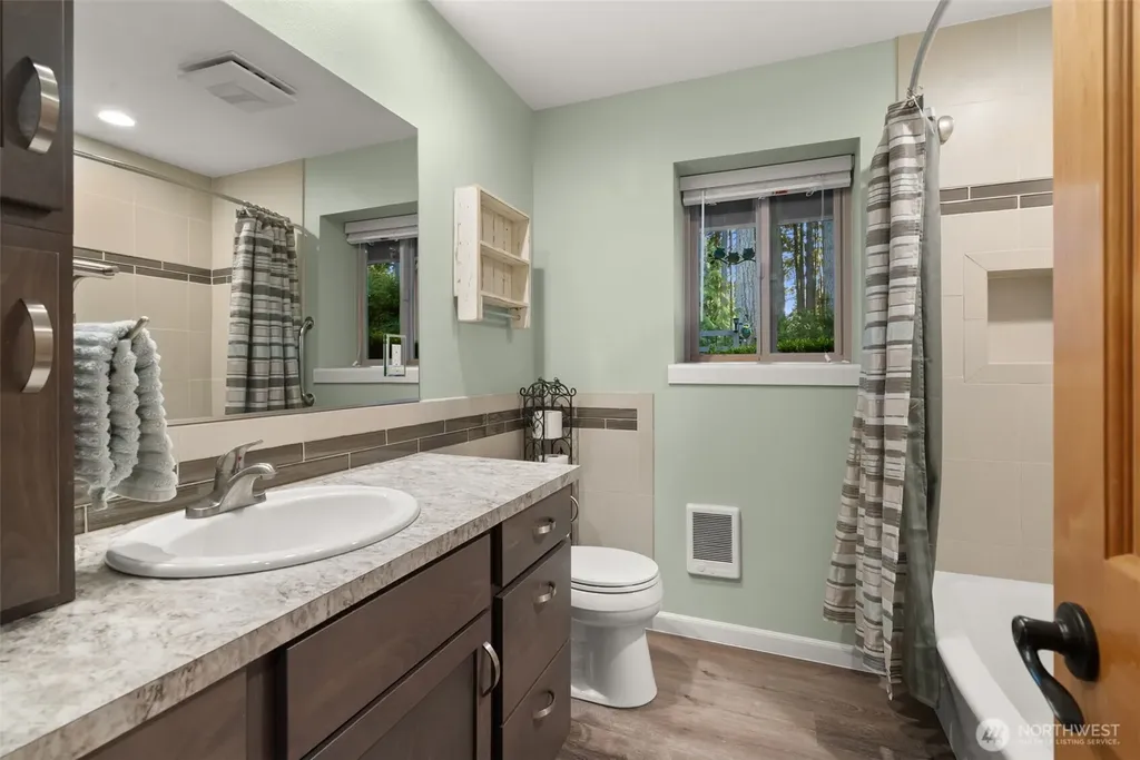 12511 Cole Point Drive Anderson Island WA 98303