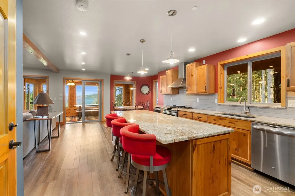 12511 Cole Point Drive Anderson Island WA 98303