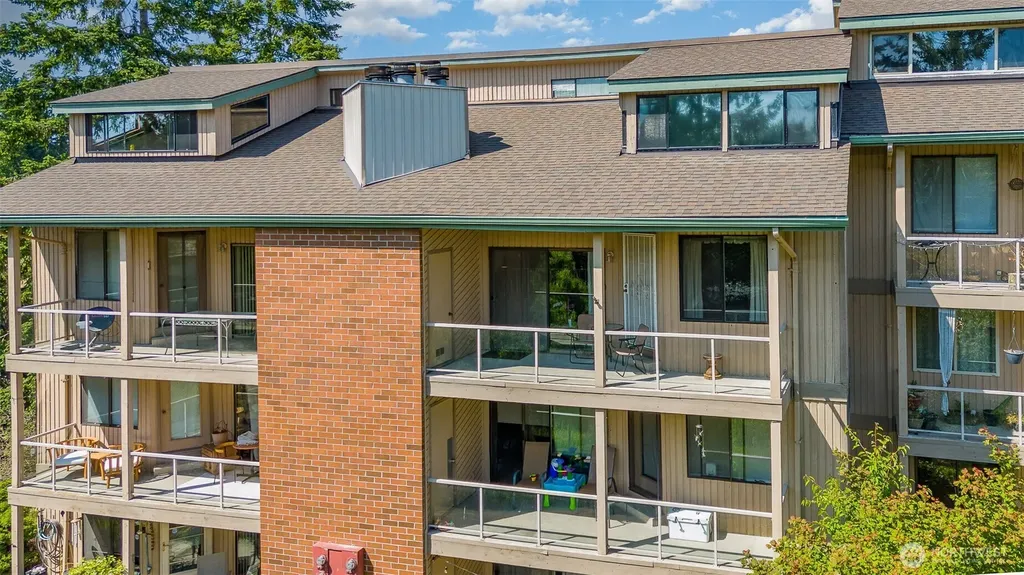 23001 Lakeview Drive Mountlake Terrace WA 98043