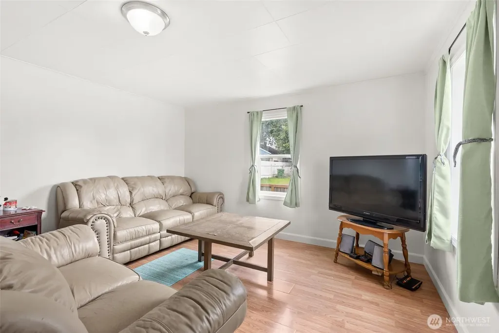 313 Rosewood Street Kelso WA 98626
