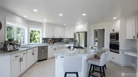 1621 Edgemoor Lane Everett WA 98203
