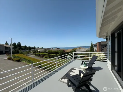 1621 Edgemoor Lane Everett WA 98203