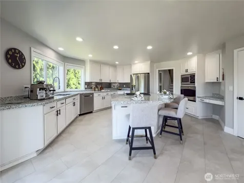 1621 Edgemoor Lane Everett WA 98203