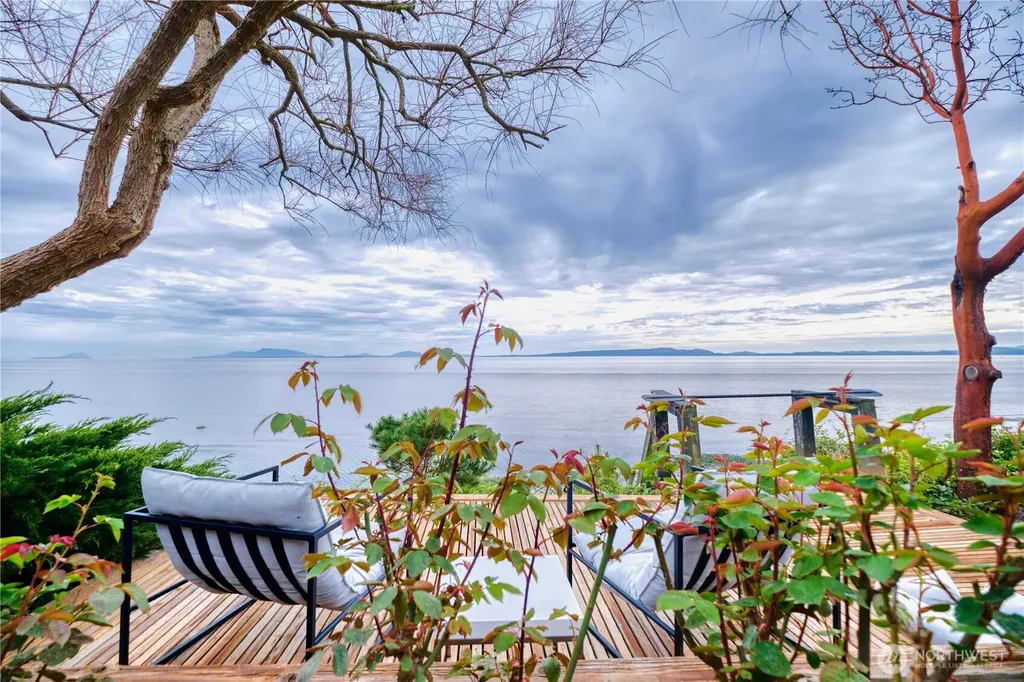 731 Kendor Drive Point Roberts WA 98281