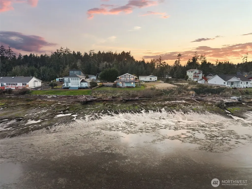 138 Sunrise Avenue SE Ocean Shores WA 98569