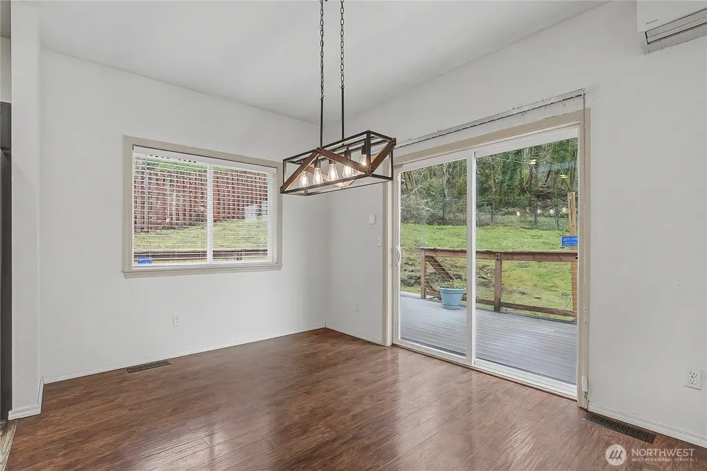7239 Long Lake Road SE Port Orchard WA 98367