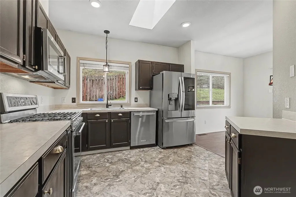 7239 Long Lake Road SE Port Orchard WA 98367
