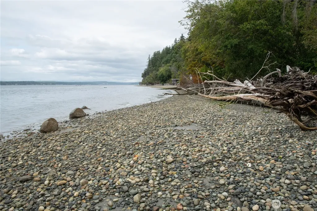 6206 Crescent Beach Road Vaughn WA 98394