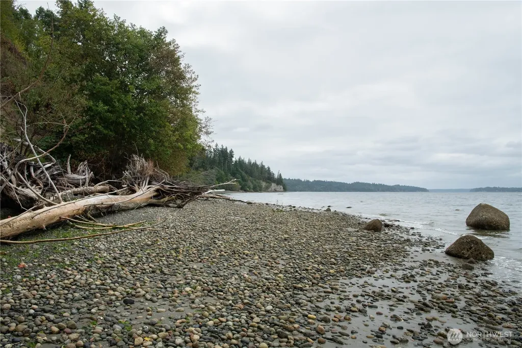6206 Crescent Beach Road Vaughn WA 98394