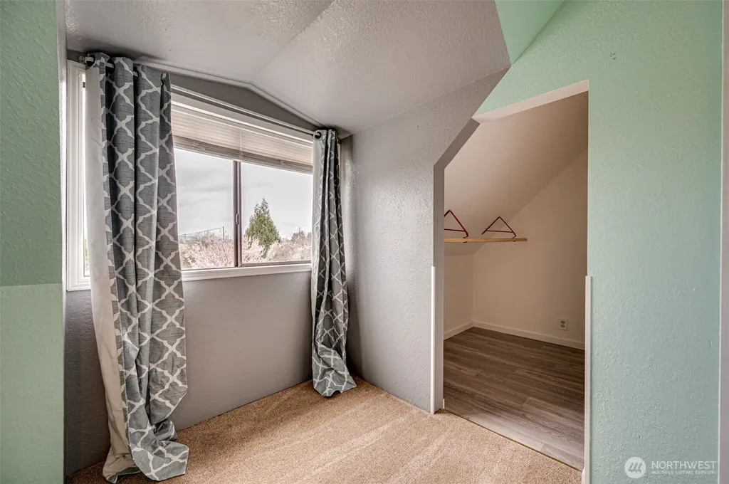 656 Davidson Avenue Woodland WA 98674