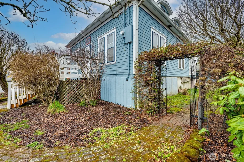 656 Davidson Avenue Woodland WA 98674