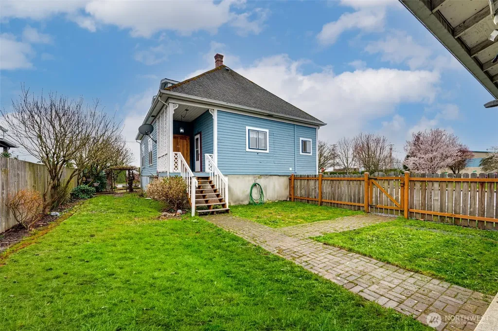 656 Davidson Avenue Woodland WA 98674