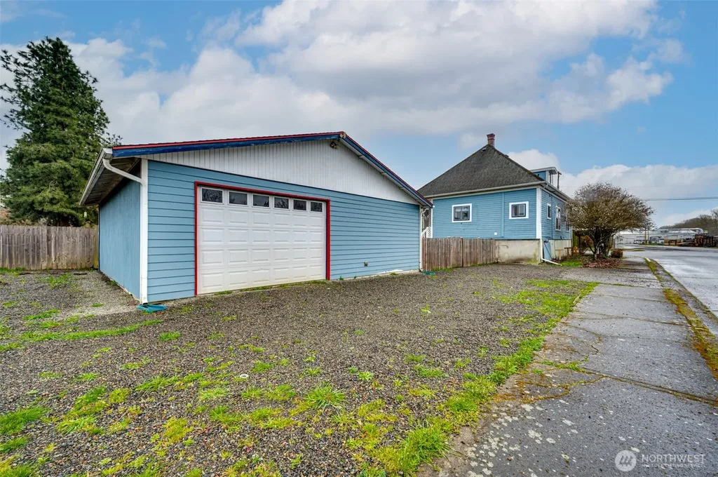 656 Davidson Avenue Woodland WA 98674