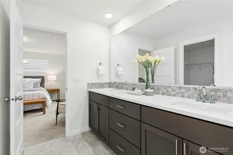 26908 30th Place S Kent WA 98032