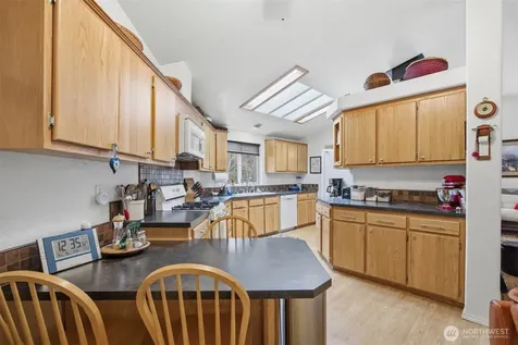 1904 Yew Street Road Bellingham WA 98229