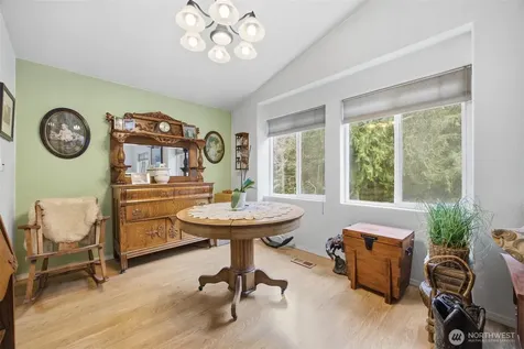 1904 Yew Street Road Bellingham WA 98229