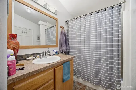 1904 Yew Street Road Bellingham WA 98229