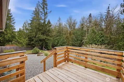 1904 Yew Street Road Bellingham WA 98229