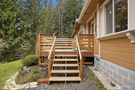1904 Yew Street Road Bellingham WA 98229