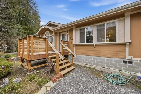 1904 Yew Street Road Bellingham WA 98229