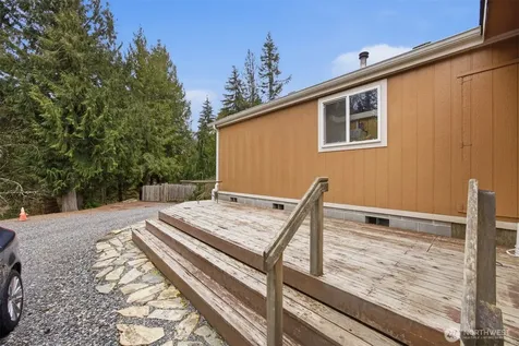 1904 Yew Street Road Bellingham WA 98229