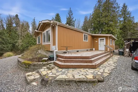 1904 Yew Street Road Bellingham WA 98229