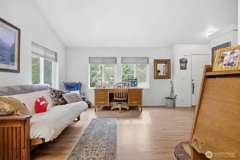1904 Yew Street Road Bellingham WA 98229