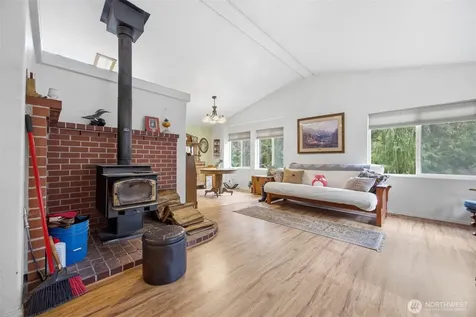 1904 Yew Street Road Bellingham WA 98229