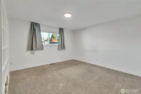 812 Maplewood Avenue Kent WA 98030