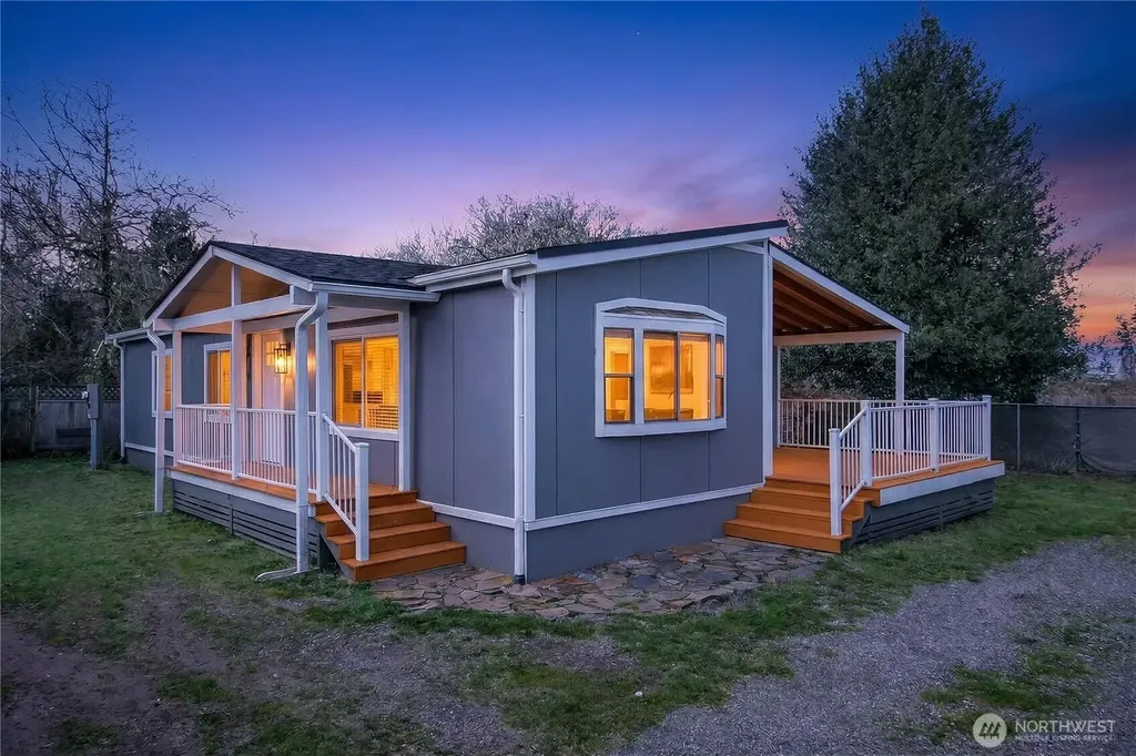 2424 S 130th Place Seatac WA 98168