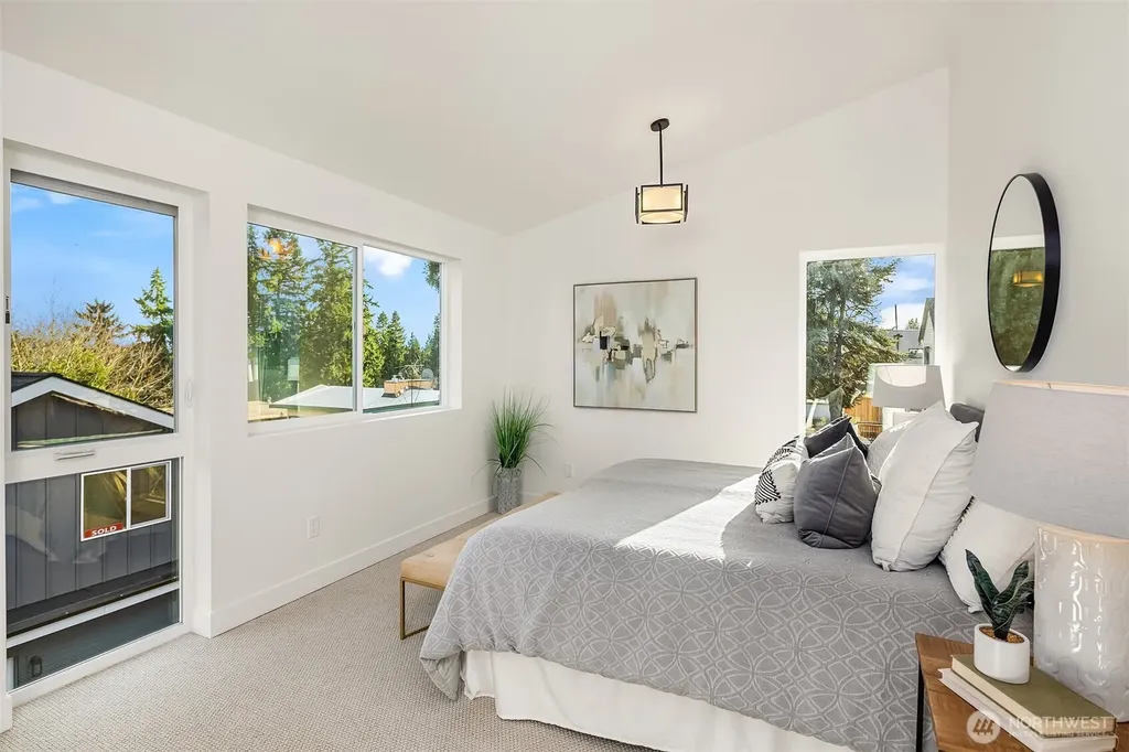 13548 39th Avenue NE Seattle WA 98125
