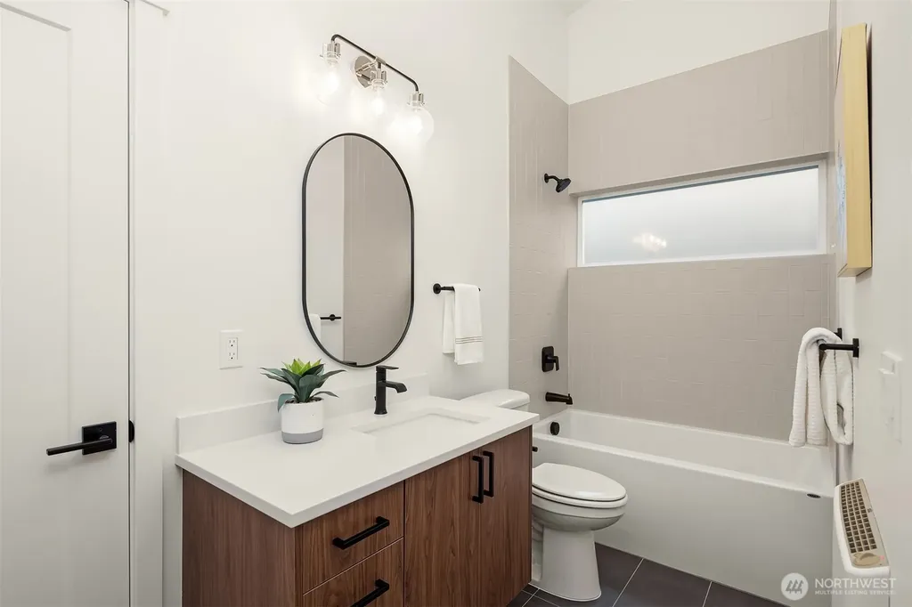 13548 39th Avenue NE Seattle WA 98125