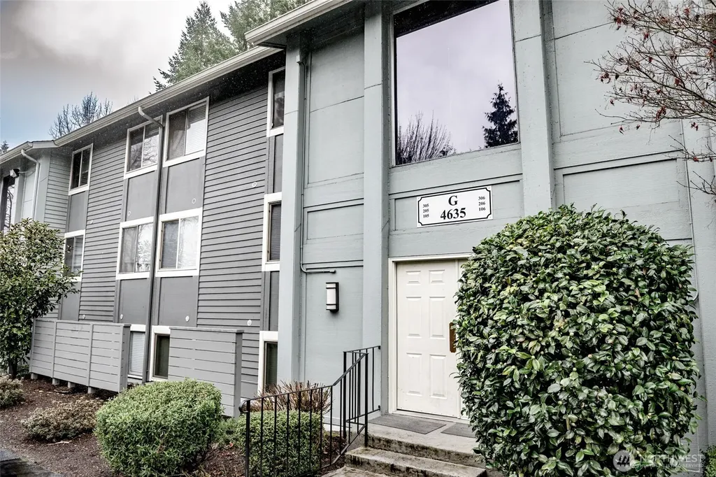 4635 W Lake Sammamish Parkway SE Issaquah WA 98027