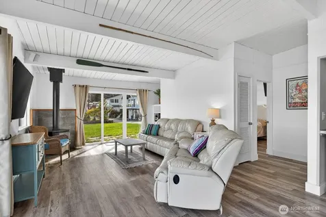 3187 Shoreline Drive Camano Island WA 98282