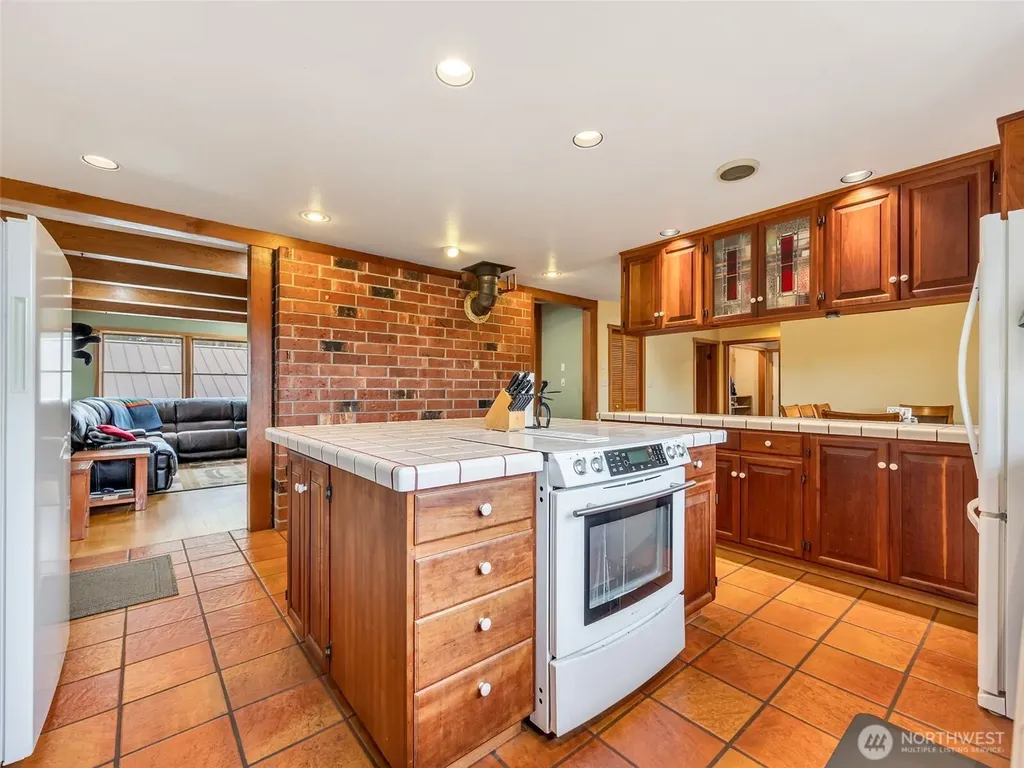 20003 Sandridge Road Long Beach WA 98631