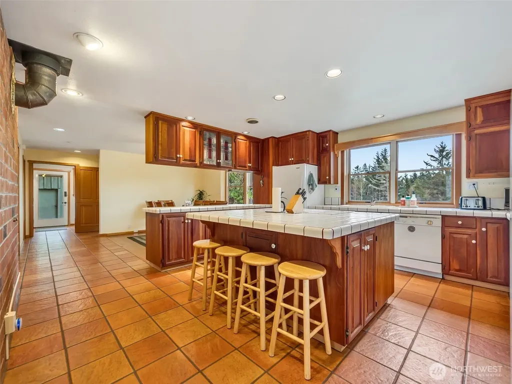 20003 Sandridge Road Long Beach WA 98631