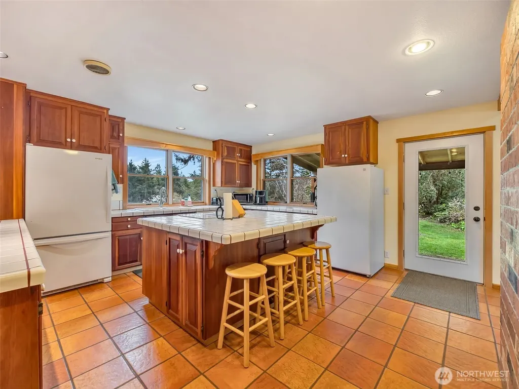 20003 Sandridge Road Long Beach WA 98631