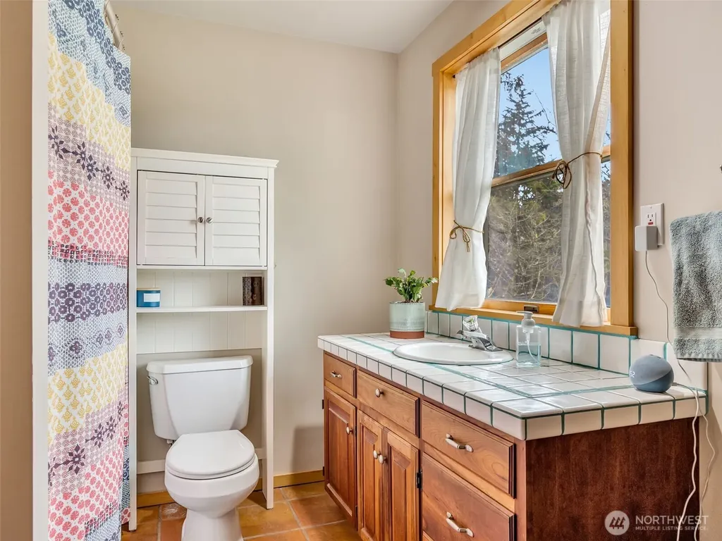 20003 Sandridge Road Long Beach WA 98631