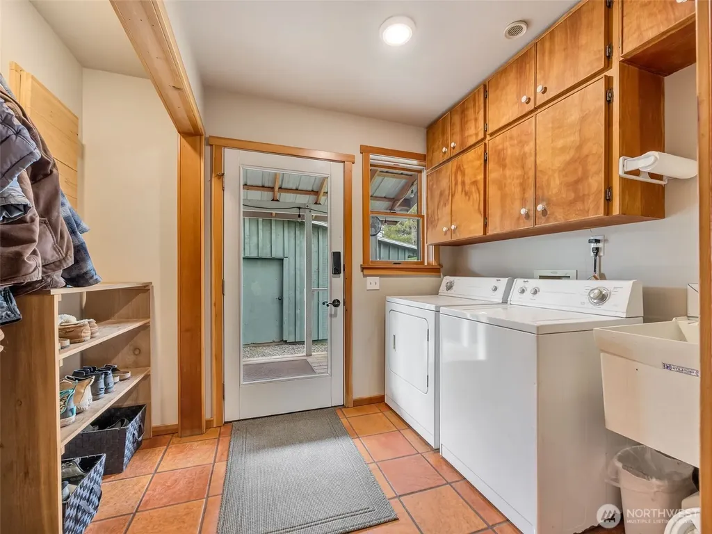 20003 Sandridge Road Long Beach WA 98631