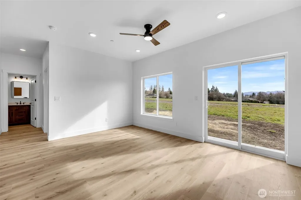 3 Anchor Way Loop Cathlamet WA 98612