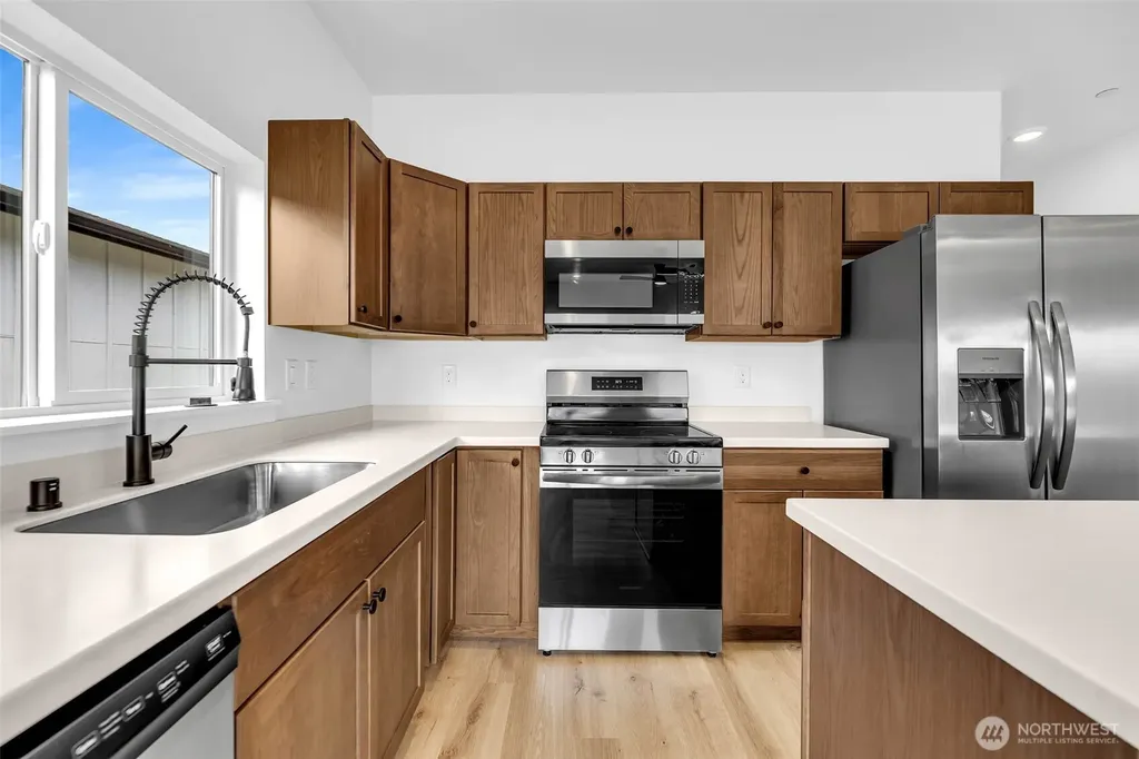 3 Anchor Way Loop Cathlamet WA 98612