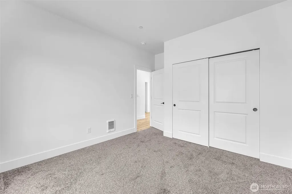 3 Anchor Way Loop Cathlamet WA 98612