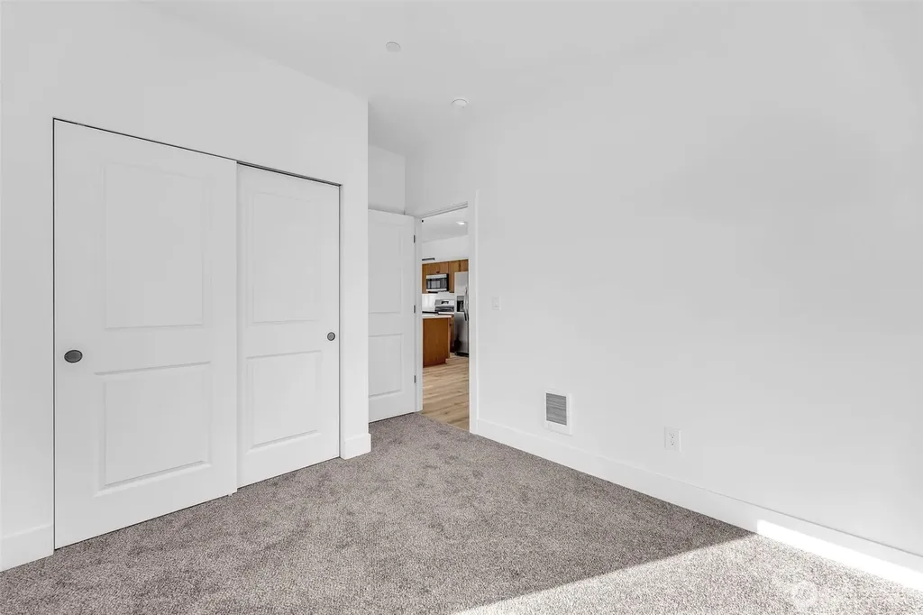 3 Anchor Way Loop Cathlamet WA 98612