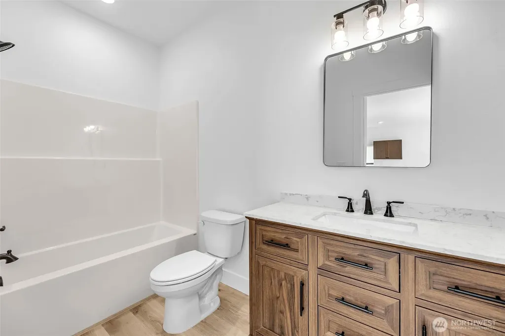 3 Anchor Way Loop Cathlamet WA 98612