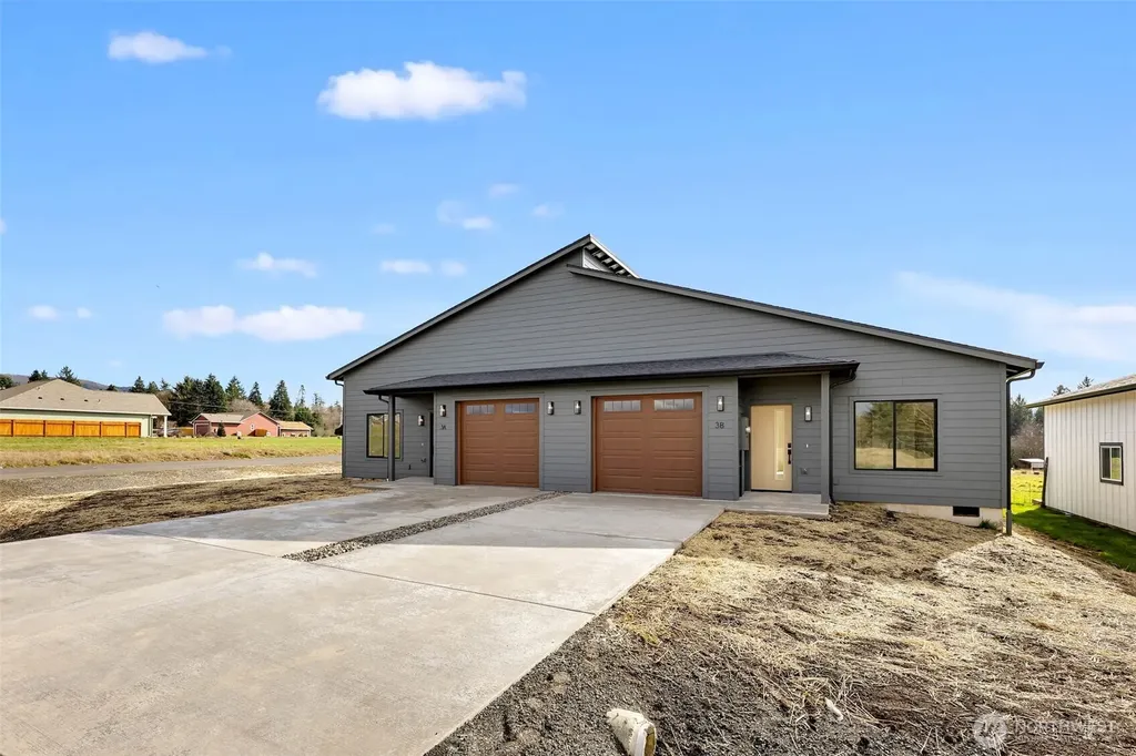 3 Anchor Way Loop Cathlamet WA 98612
