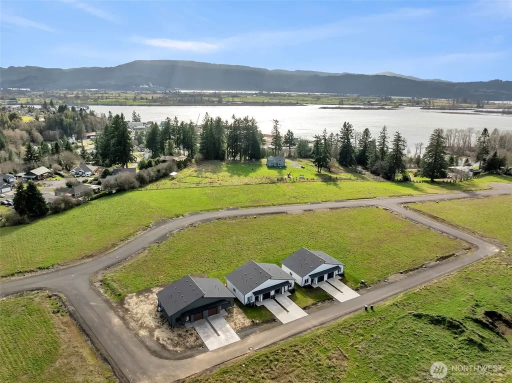 3 Anchor Way Loop Cathlamet WA 98612