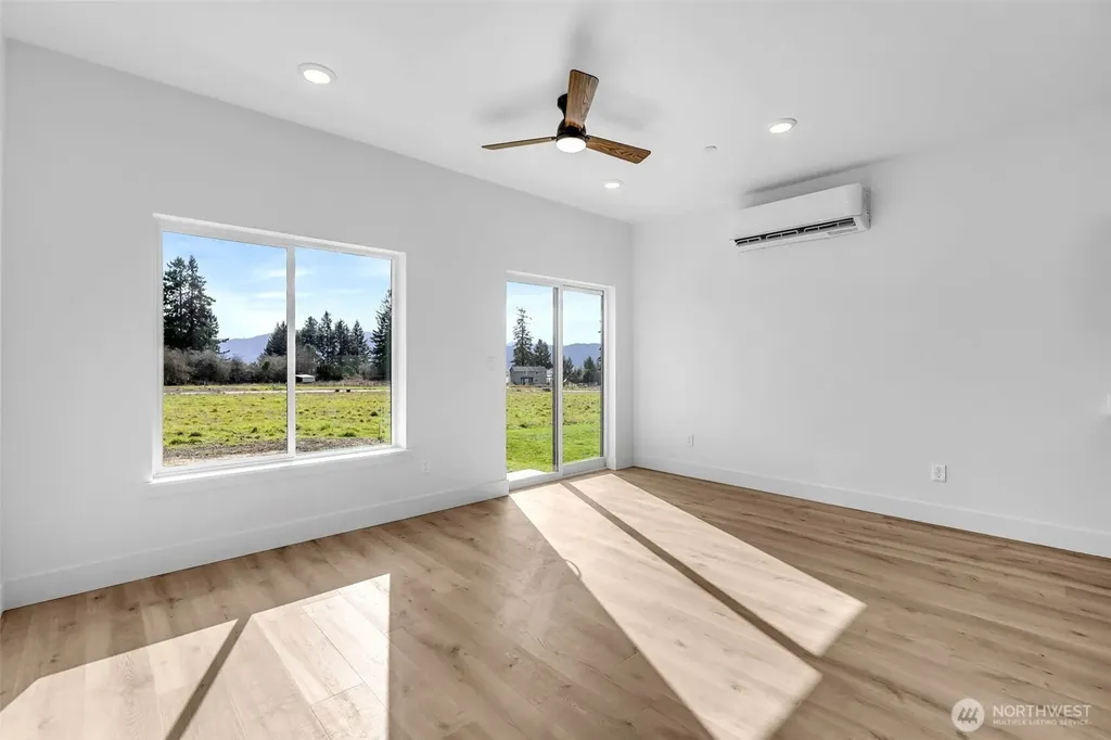 3 Anchor Way Loop Cathlamet WA 98612
